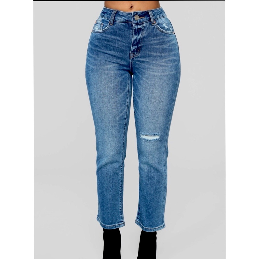 Fashion Nova  High Waisted Mom Jeans 💙